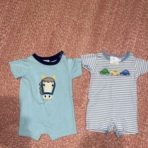 Little English Blue & White Bodysuit Set with Car Designs & Ishtex with Horse